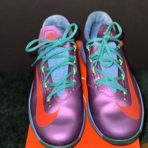 Nike KD Rugrats size 6.5 y